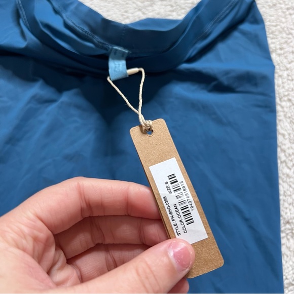 Skims Jelly sheer shorts in ocean - Picture 3 of 4